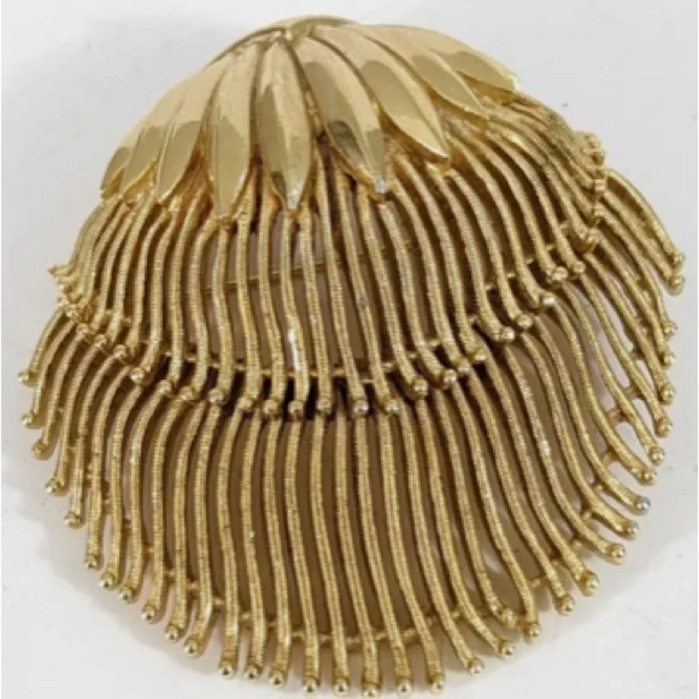 1960s Trifari - Sea Shell Rue de la Paix Brooch